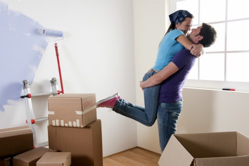 Illustration of a customer raising a moving service complaint